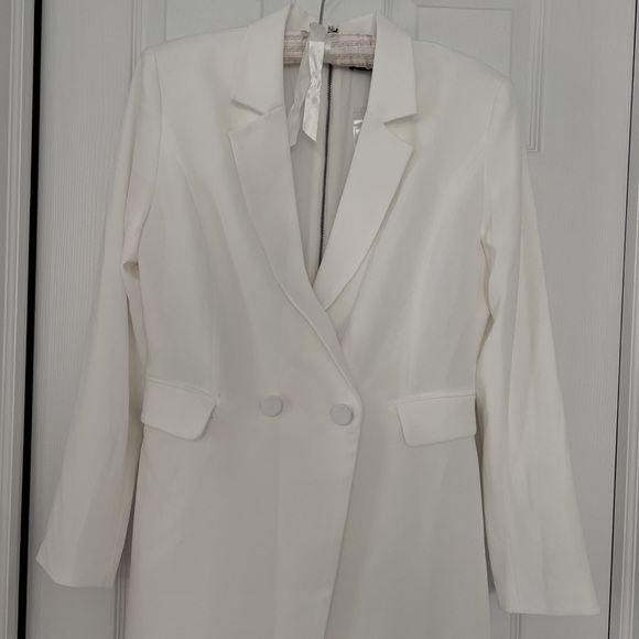 Alice+Olivia  KYRIE TUXEDO SKORT ROMPER - Picture 6 of 16